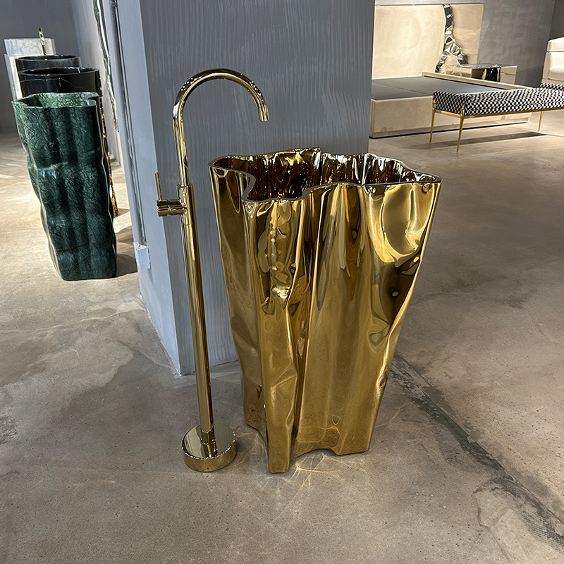 حوض غسيل من الفولاذ المقاوم للصدأ باللون الذهبي