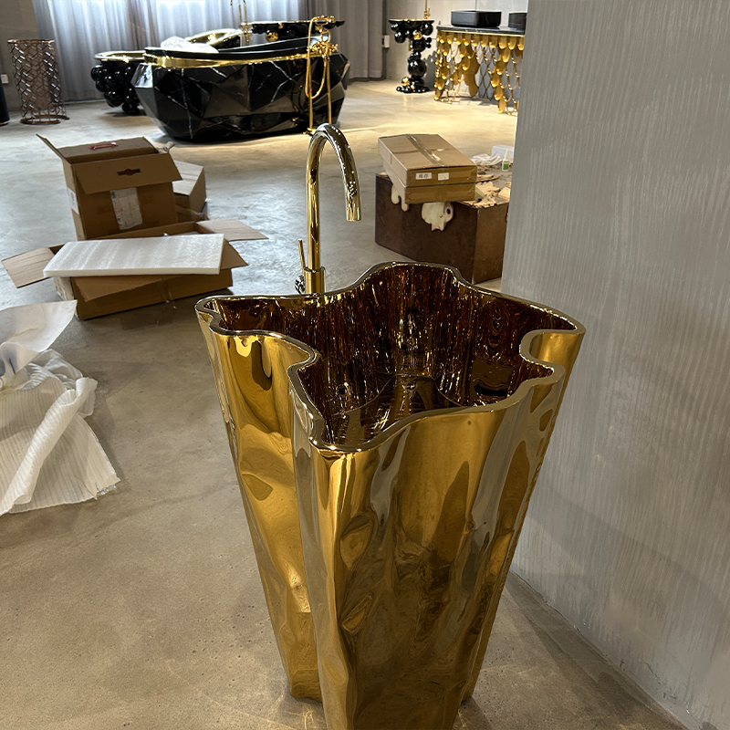 حوض غسيل من الفولاذ المقاوم للصدأ باللون الذهبي